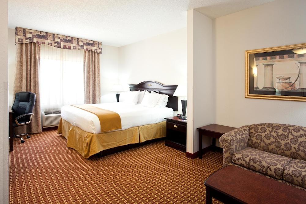 Holiday Inn Express Clanton Bagian luar foto