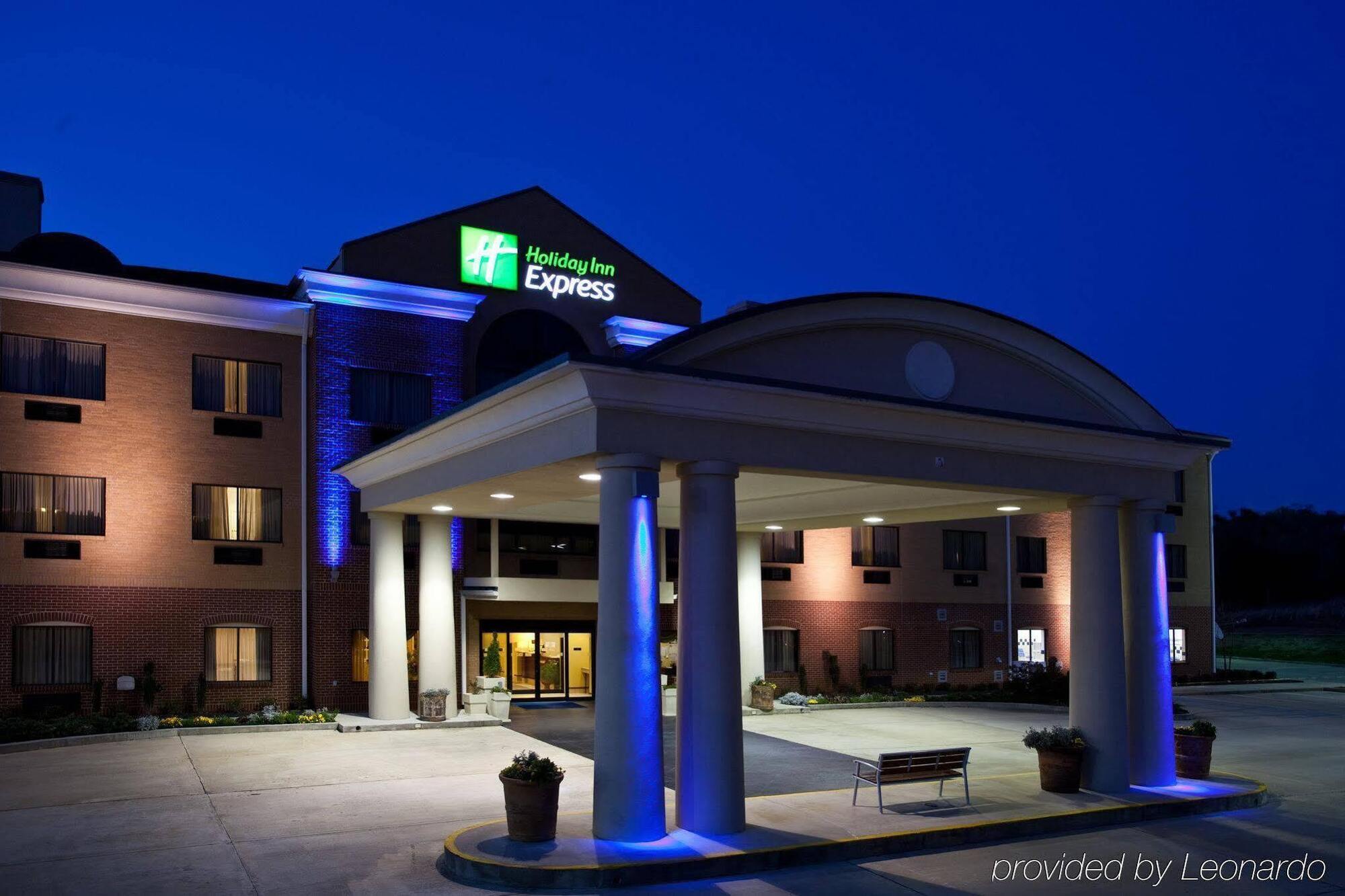 Holiday Inn Express Clanton Bagian luar foto