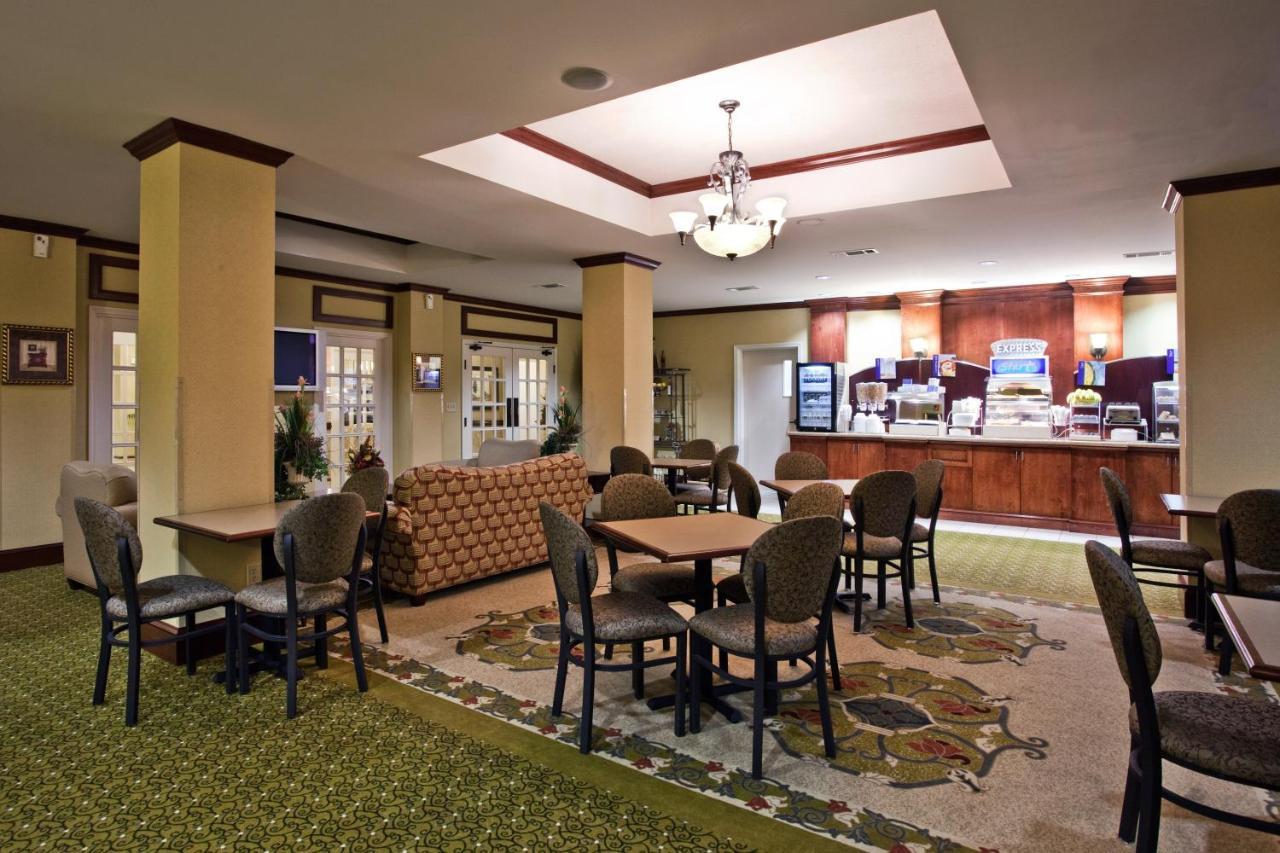 Holiday Inn Express Clanton Bagian luar foto