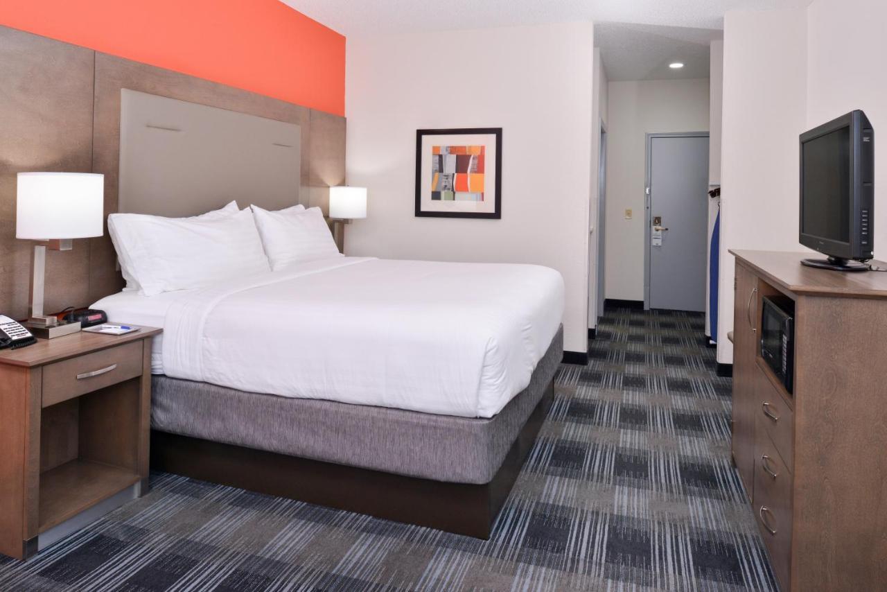 Holiday Inn Express Clanton Bagian luar foto